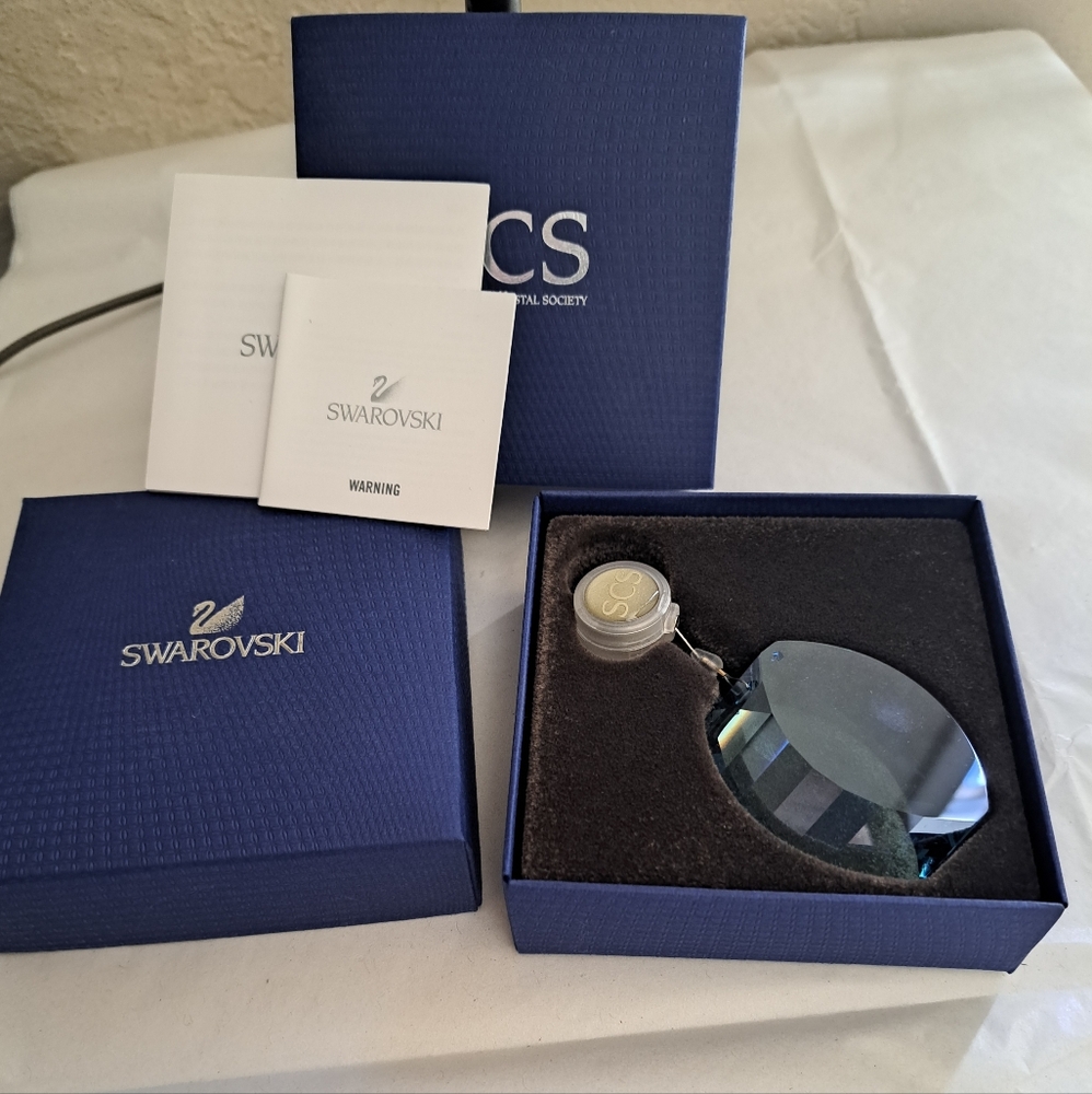 NEW Swarovski ocean blue sun catcher in box with C0A